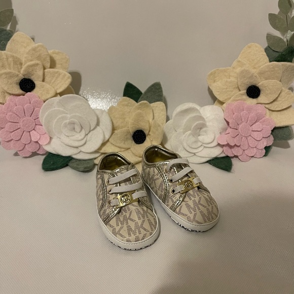 Michael Michael Kors Baby Shoes - Picture 4 of 5